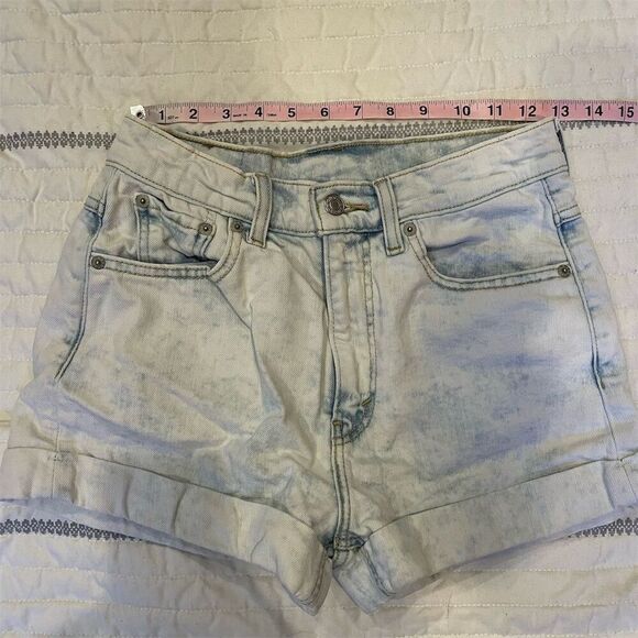 Levi's Pants - Levi's Women's White Washed Denim Mom Shorts Size 27 Rolled Hem